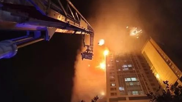 消防知識 丨 全樓在燃燒！33層建筑深夜起火，高層火災(zāi)到底該如何逃生？